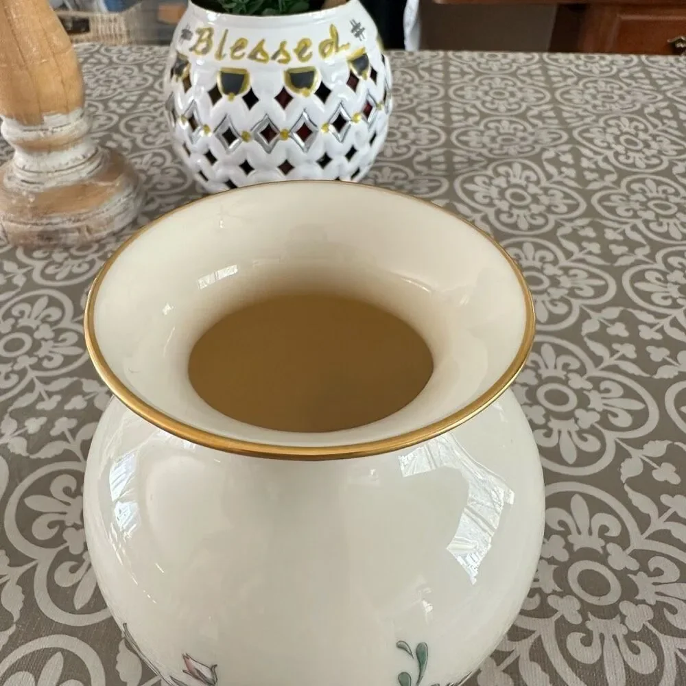 Lenox Serenade Vase Red Finch‎ Bird & Floral Design vintage USA 6” approx